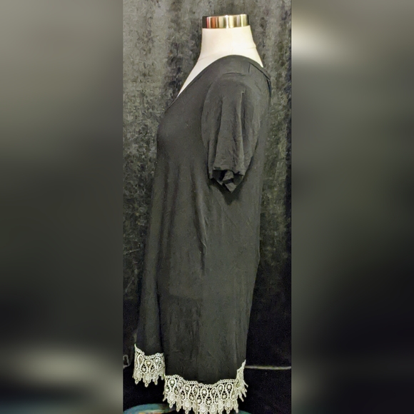 Heirloom Black Long Shirt with Lace Trim- 3X - Picture 3 of 7